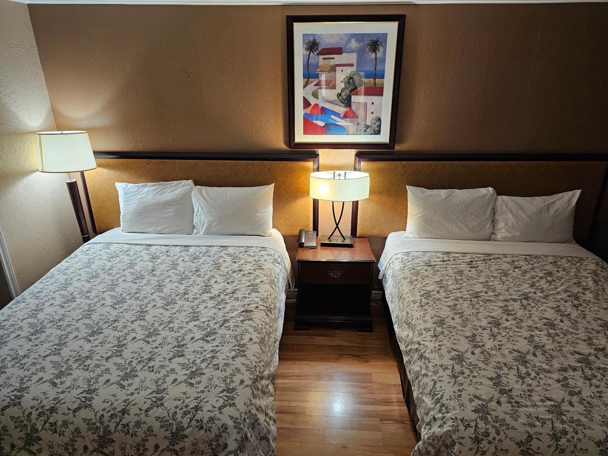 Parkway Motel & European Lodges Pincher Creek Dış mekan fotoğraf