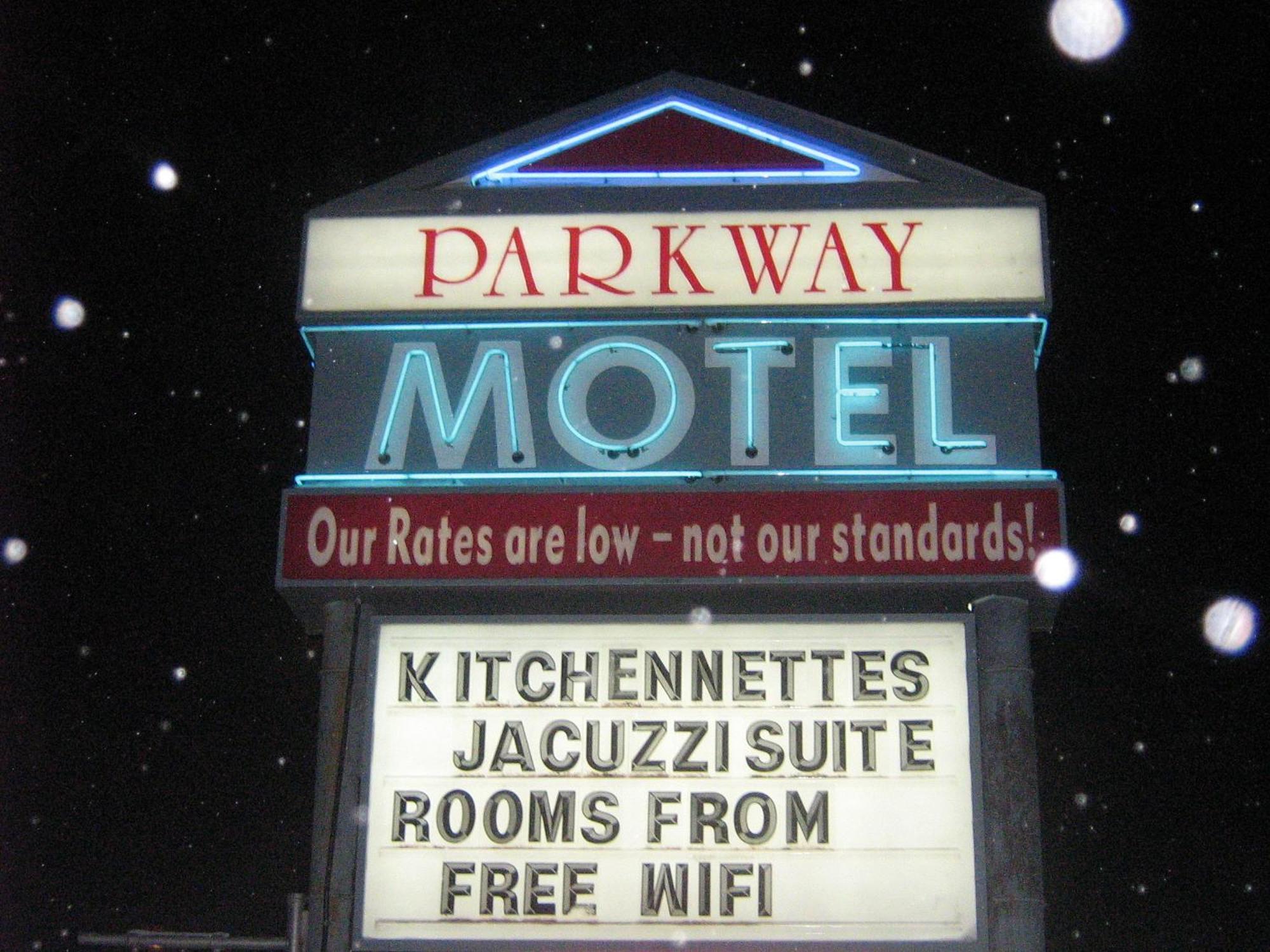 Parkway Motel & European Lodges Pincher Creek Dış mekan fotoğraf