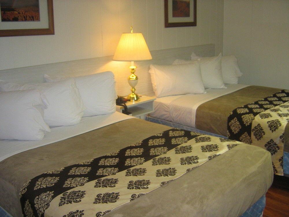 Parkway Motel & European Lodges Pincher Creek Dış mekan fotoğraf